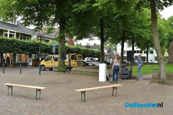 Vanavond Kunsten op Straat in het centrum van Dalfsen - Foto: Johan Bokma