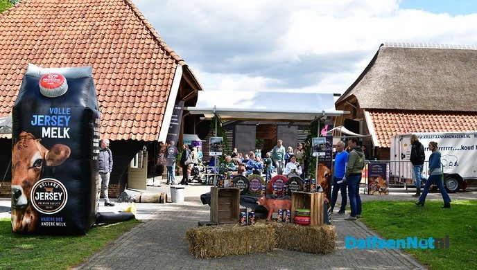 Veel bezoekers tijdens de eerste open Boerderijdag - Foto: Johan Bokma