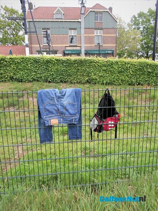 Iemand zonder broek zien lopen?