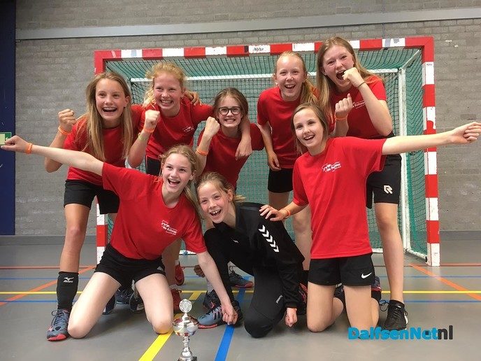 Meiden van de Polhaar door naar het NK Schoolhandbal - Foto: Ingezonden foto