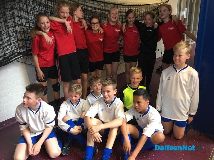 Meiden van de Polhaar door naar het NK Schoolhandbal - Foto: Ingezonden foto