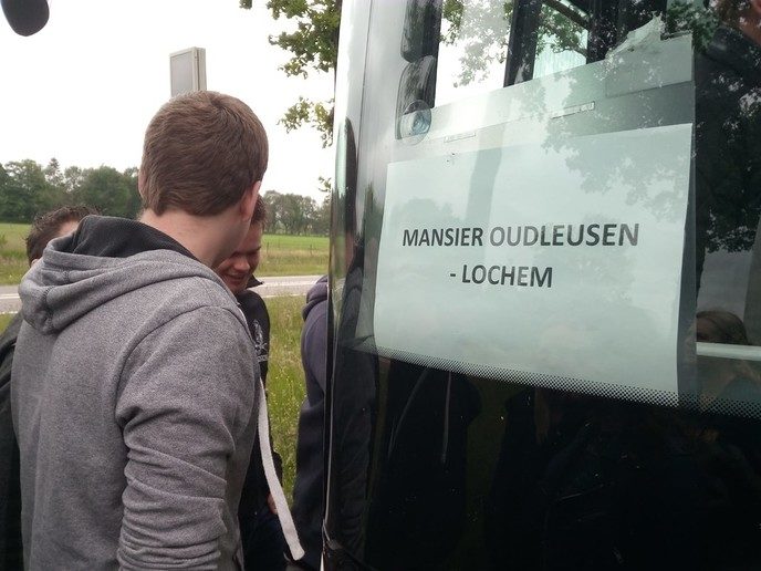 Bussen met høkers onderweg naar Normaal, met Update 2