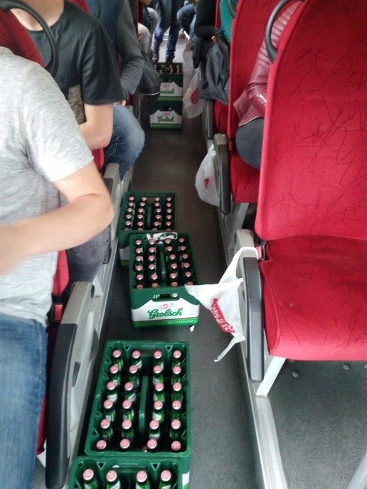 Bussen met høkers onderweg naar Normaal, met Update 2