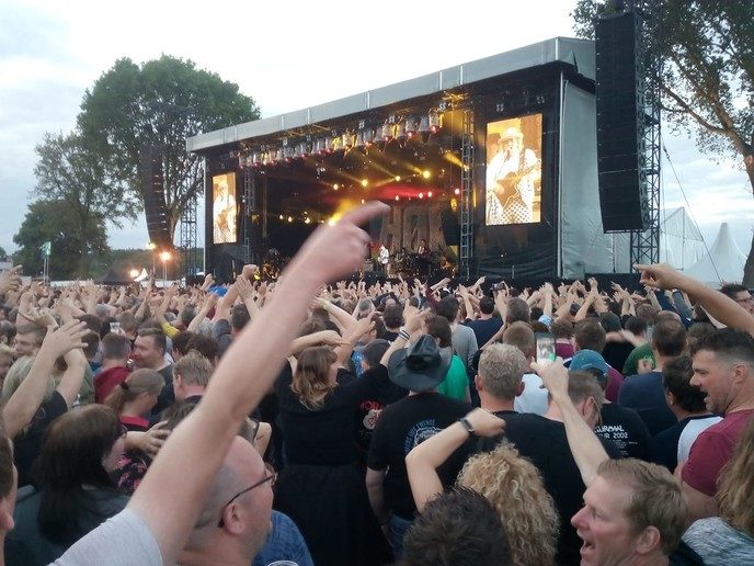 Reünieconcert Normaal, 20.000 aanhangers gaan compleet uit hun dak