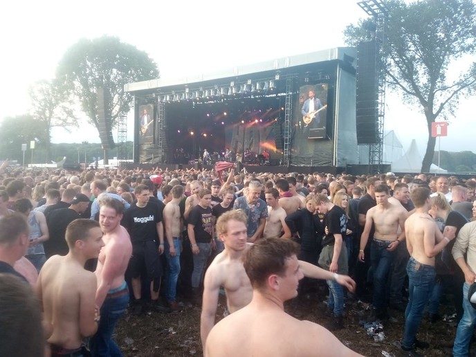 Reünieconcert Normaal, 20.000 aanhangers gaan compleet uit hun dak