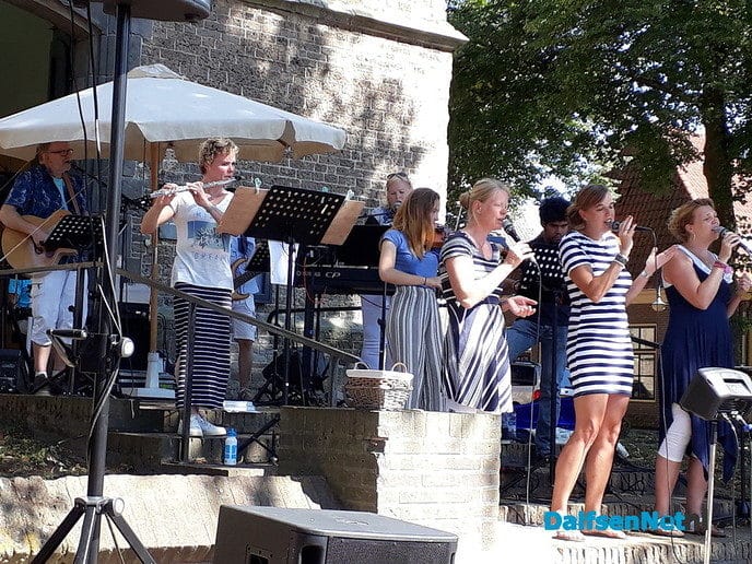 Openlucht Sing-in - Foto: Ingezonden foto