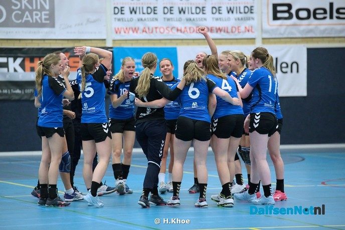 Dames 2 Handbal Morrenhof-Jansen promoveert - Foto: Ingezonden foto