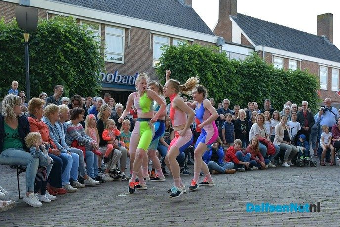 Veel publiek bij Kunsten op straat in Dalfsen - Foto: Johan Bokma
