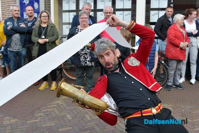 Veel publiek bij Kunsten op straat in Dalfsen - Foto: Johan Bokma