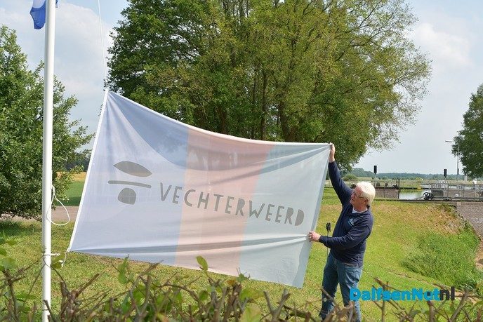Officiële opening gerenoveerde sluiswachterswoning bij stuw Vechterweerd - Foto: Johan Bokma
