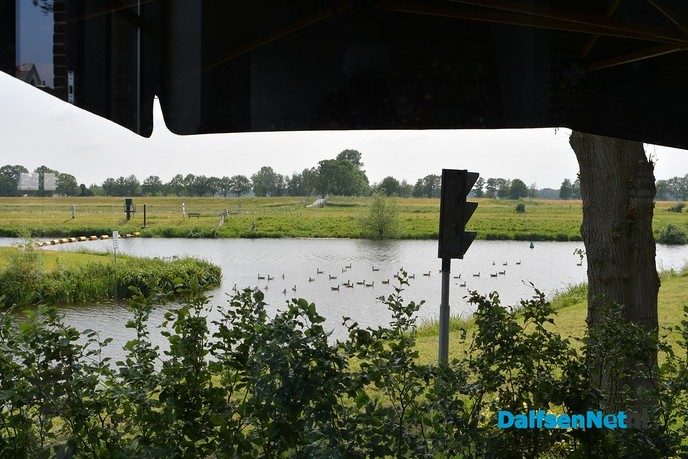 Officiële opening gerenoveerde sluiswachterswoning bij stuw Vechterweerd - Foto: Johan Bokma