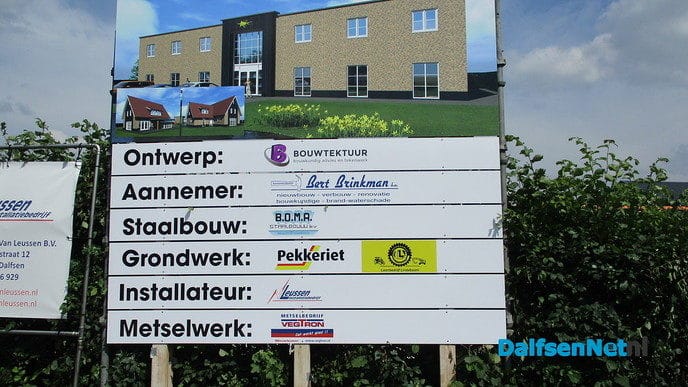 Nu staat er een bord