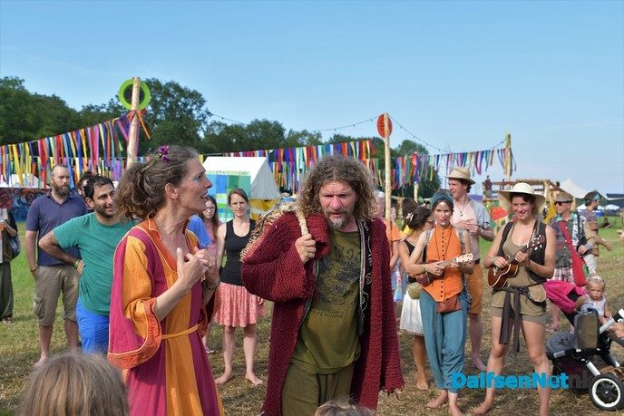 Living Village opent met theaterspektakel! - Foto: Johan Bokma