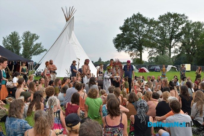 Living Village opent met theaterspektakel! - Foto: Johan Bokma