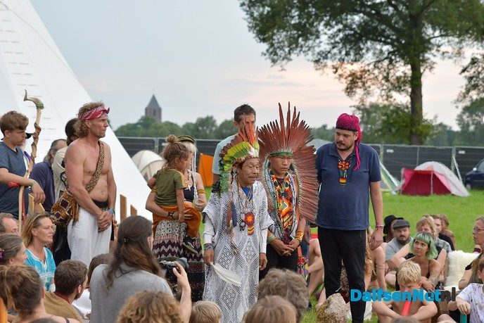 Living Village opent met theaterspektakel! - Foto: Johan Bokma