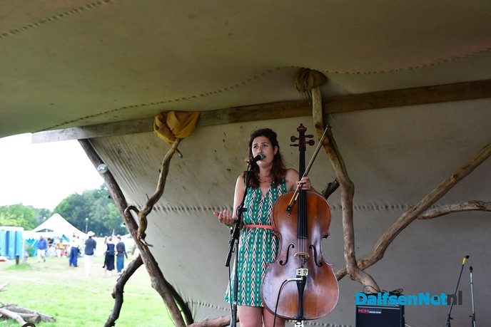 De eerste dag van het weekend ontpopt tot waanzinnig feest! - Foto: Johan Bokma