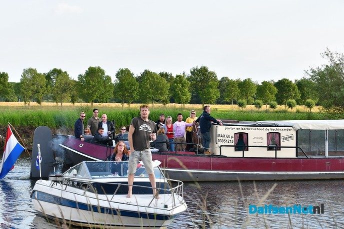 De eerste dag van het weekend ontpopt tot waanzinnig feest! - Foto: Johan Bokma