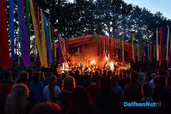 De eerste dag van het weekend ontpopt tot waanzinnig feest! - Foto: Johan Bokma