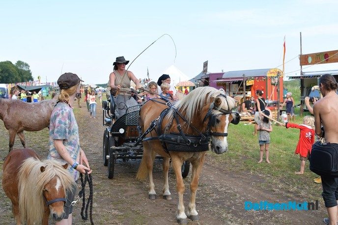 Living Village opent met theaterspektakel! - Foto: Johan Bokma
