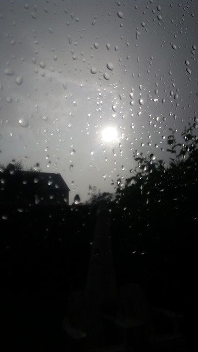 Regen en onweer boven Dalfsen - Foto: Eigen geleverde foto