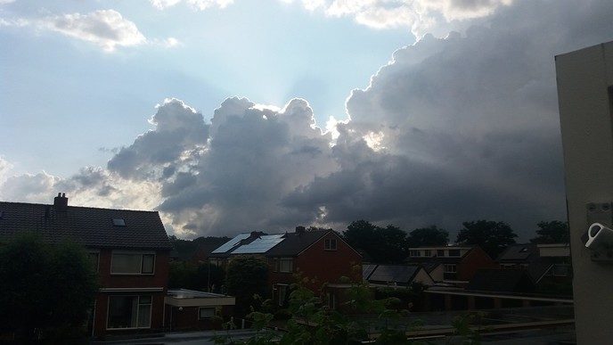 Regen en onweer boven Dalfsen - Foto: Eigen geleverde foto