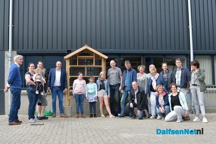 Groot insectenhotel voor de Westerhof, ‘De Groenste Straat van Overijssel’. - Foto: Johan Bokma