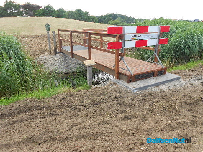 Nieuwe brug naar zwevende kei