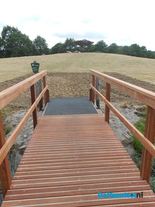 Nieuwe brug naar zwevende kei