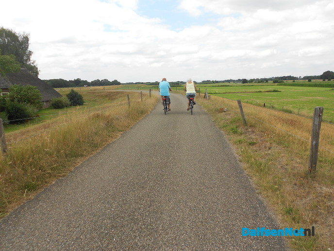 Even de dijk over