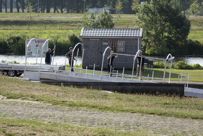 Het botenhuis ligt er, nu de zomp nog… - Foto: Eigen geleverde foto