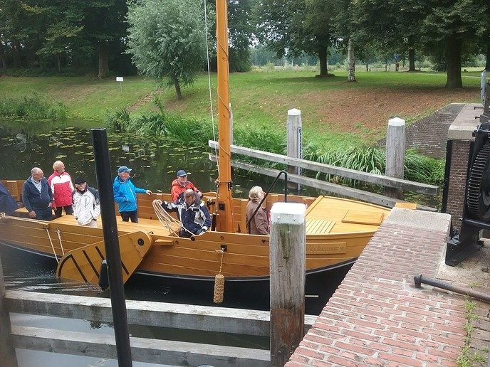De zomp op weg naar de doopplek - Foto: Eigen geleverde foto