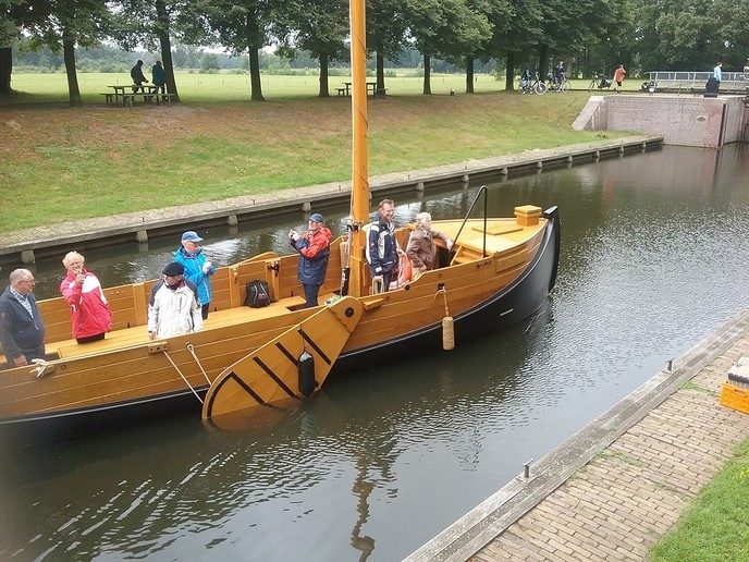 De zomp op weg naar de doopplek - Foto: Eigen geleverde foto