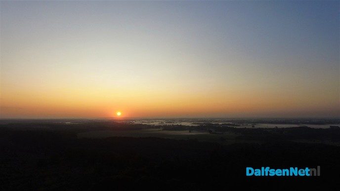 Zonsopkomst Lemelerberg - Foto: Johan Bokma