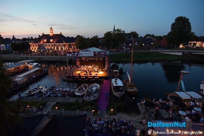 Lustrum editie Festival op de Vecht vaart wel bij drie zomerse dagen - Foto: Johan Bokma