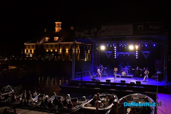 Een weergaloze start voor Festival op de Vecht - Foto: Johan Bokma