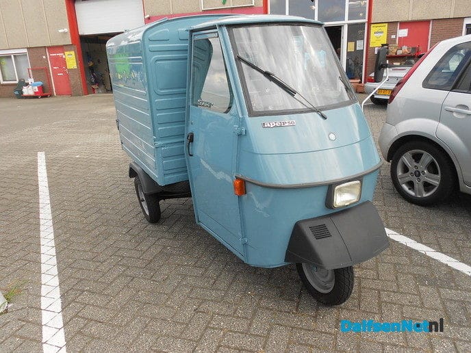 Is het en auto of een bromfiets?
