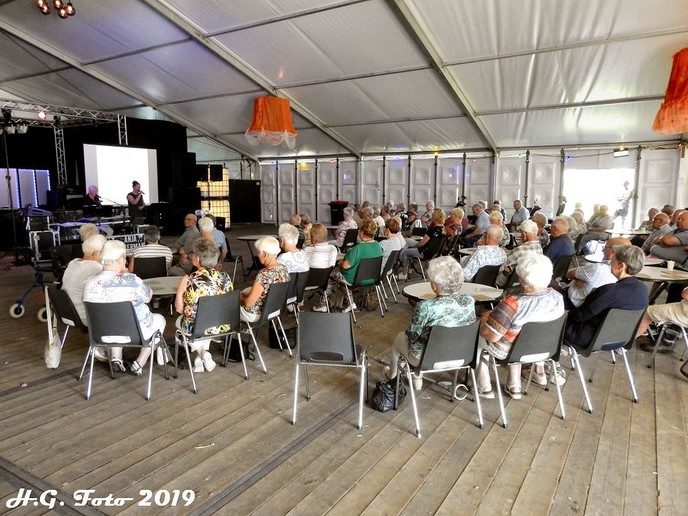 Oranjefeest Oudleusen, donderdag.