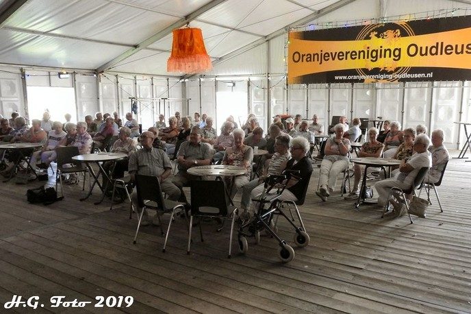 Oranjefeest Oudleusen, donderdag.