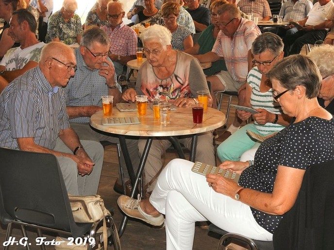 Oranjefeest Oudleusen, donderdag.