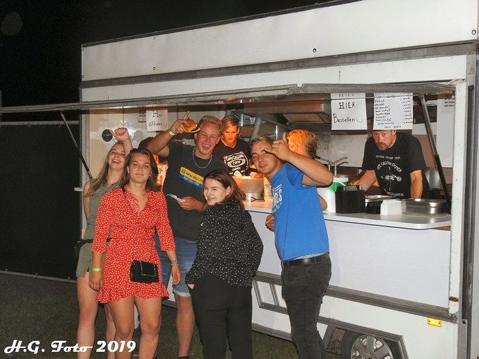 Tentfeest Oranjevereniging / Mansier Oudleusen 2019.