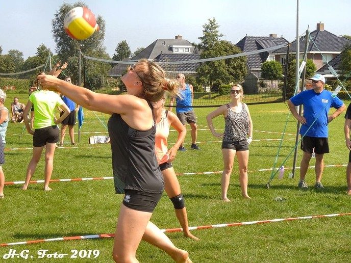 Lindeboom beachvolleybal toernooi laatste evenement Oranjefeest