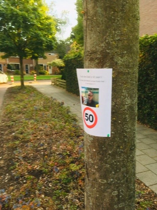 Opruimen posters zou wel zo mooi zijn - Foto: Eigen geleverde foto