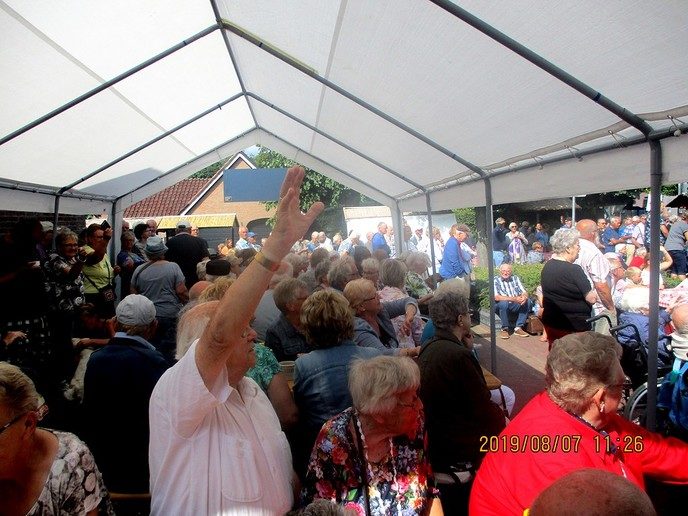 Stuwzangers zetten bottermarkt Raalte op de kop - Foto: Eigen geleverde foto