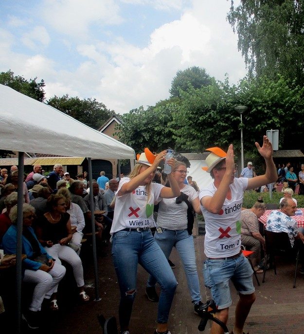 Stuwzangers zetten bottermarkt Raalte op de kop - Foto: Eigen geleverde foto