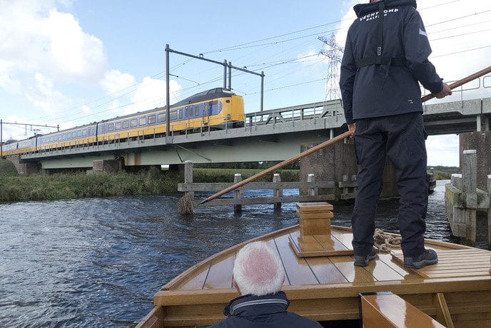 Vechtzomp naar winteropslag in Zwolle…. - Foto: Eigen geleverde foto