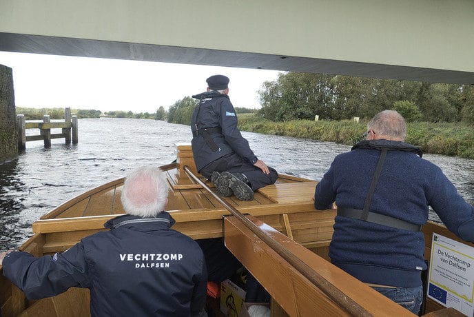 Vechtzomp naar winteropslag in Zwolle…. - Foto: Eigen geleverde foto