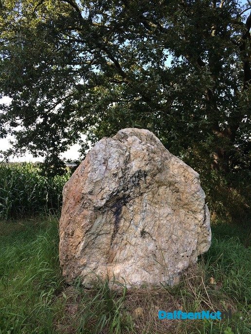 Moeder Aarde Monument in teken van de Herfst - Foto: Ingezonden foto