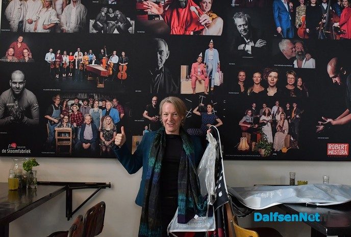 Gezellige drukte en veel belangstelling tijdens opening theaterseizoen de Stoomfabriek - Foto: Johan Bokma