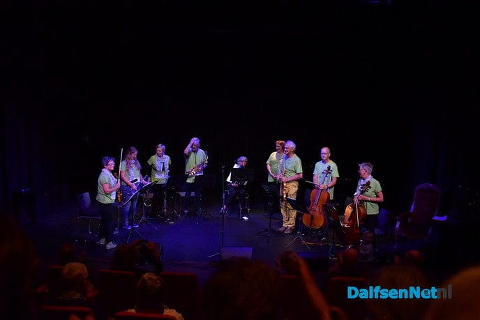 Gezellige drukte en veel belangstelling tijdens opening theaterseizoen de Stoomfabriek - Foto: Johan Bokma