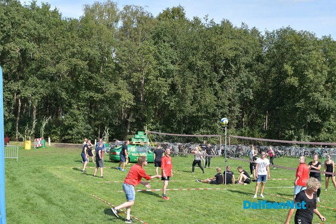 Polonaise feest en sportiviteit op het Maisfeest - Foto: Johan Bokma